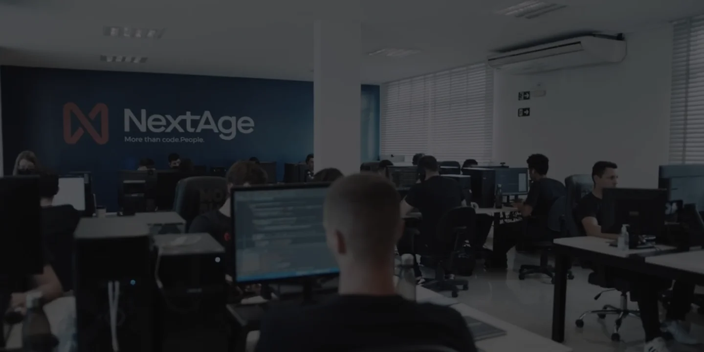 Equipe NextAge trabalhando